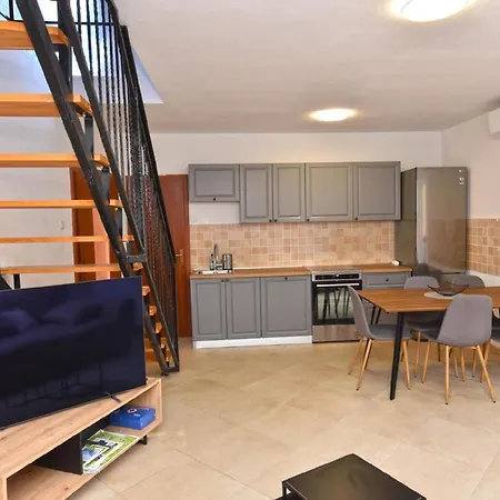 Fuer 12 Personen Ca 100 Qm In Pula-fondole, Istrien Istrische Riviera Apartment